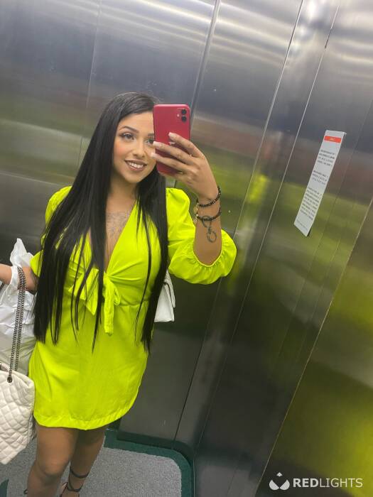 Melly Anal Hot (Foto)