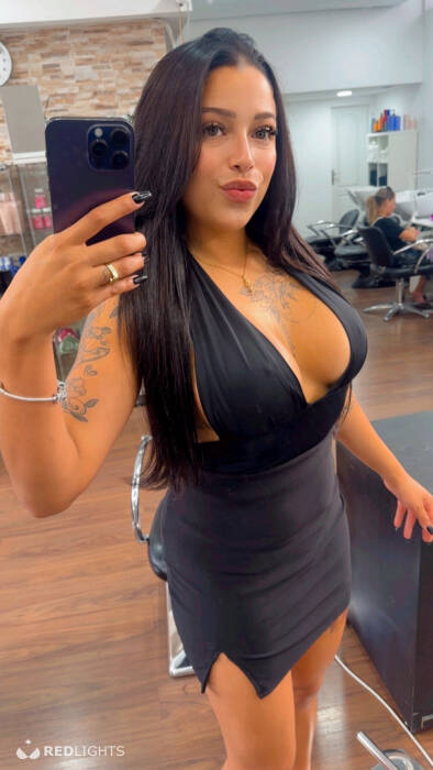 Melly Anal Hot (Foto)