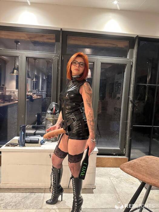 FREYA Dominatrix (Foto)