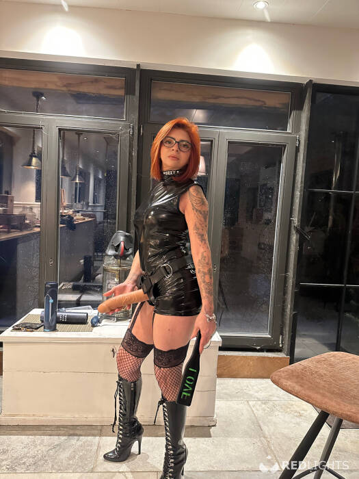 FREYA Dominatrix (Foto)