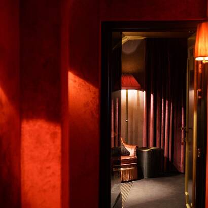 SCARLET LOVE  HOTEL OPEN