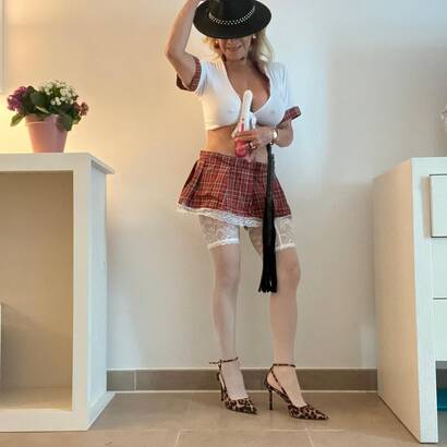 Hot Colombian MILF