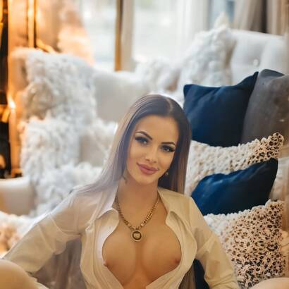 Jennifer Hungary Girl
