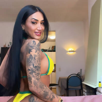 JazminPérez avaliable in brussel