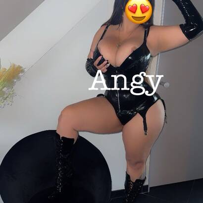 Angy beautiful latina