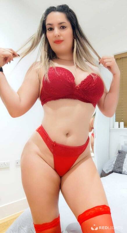 JULIA _HOT ; ) (Foto)