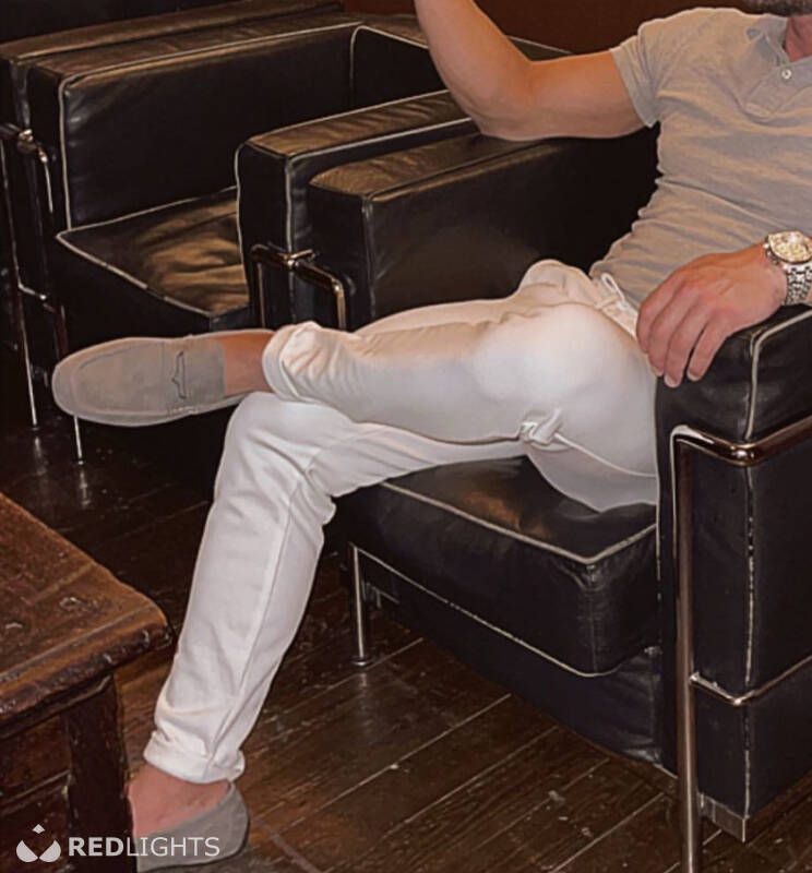 VIP male companion (Foto)