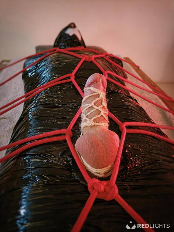 Mrs Xhora (Foto)
