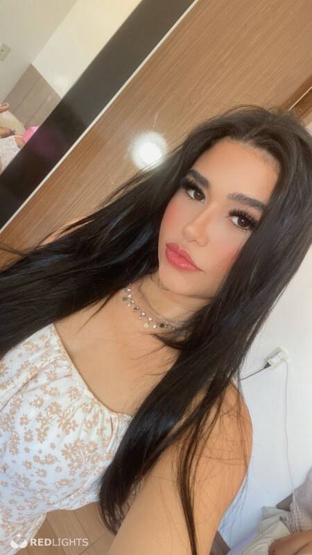 Alicia girlfriend style, French kiss (Foto)