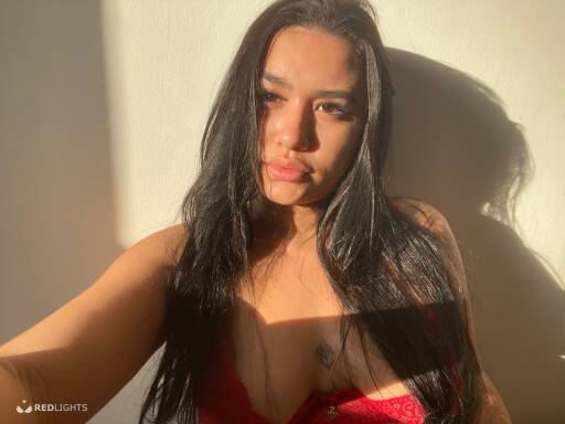Alicia girlfriend style, French kiss (Foto)
