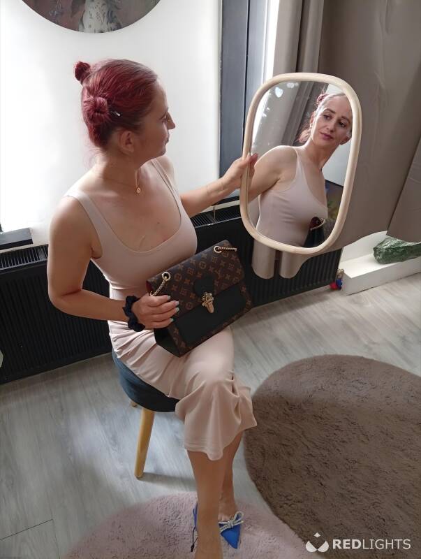 Nia (Foto)