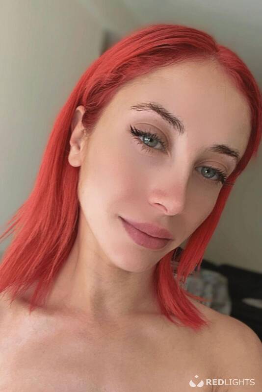 Dina (Foto)