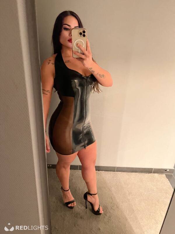 Kinky Girls, Real Fetish, Goldenshower (Foto)