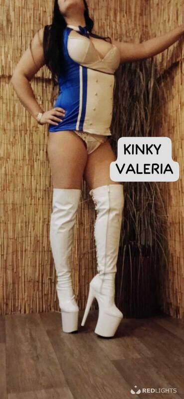 KINKY VALERIA DEEPTHROAT TALENT (Foto)