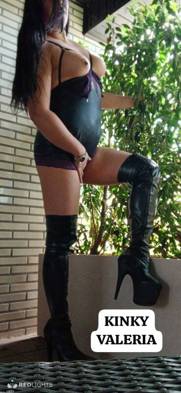 KINKY VALERIA DEEPTHROAT TALENT (Foto)