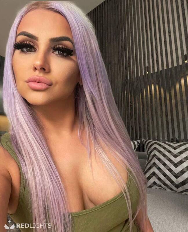 Anya (Foto)